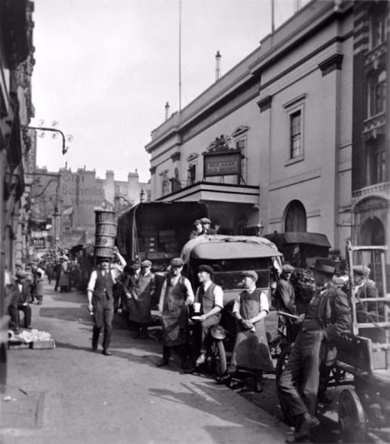 45 Amazing Vintage Photographs That Capture Everyday Life in London During the 1920s_Ha
