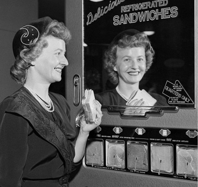 The World’s Oldest and Oddest Vending Machines You Never Knew Existed_teo