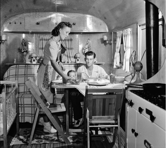 Cool Pics Show the Interior of Mobile Homes From Between the 1940s and ’70s_teo